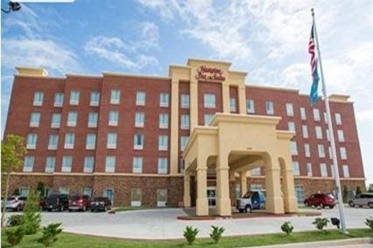 Hampton Inn & Suites Oklahoma City Airport Extérieur photo