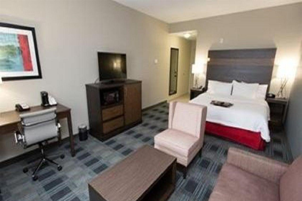 Hampton Inn & Suites Oklahoma City Airport Extérieur photo