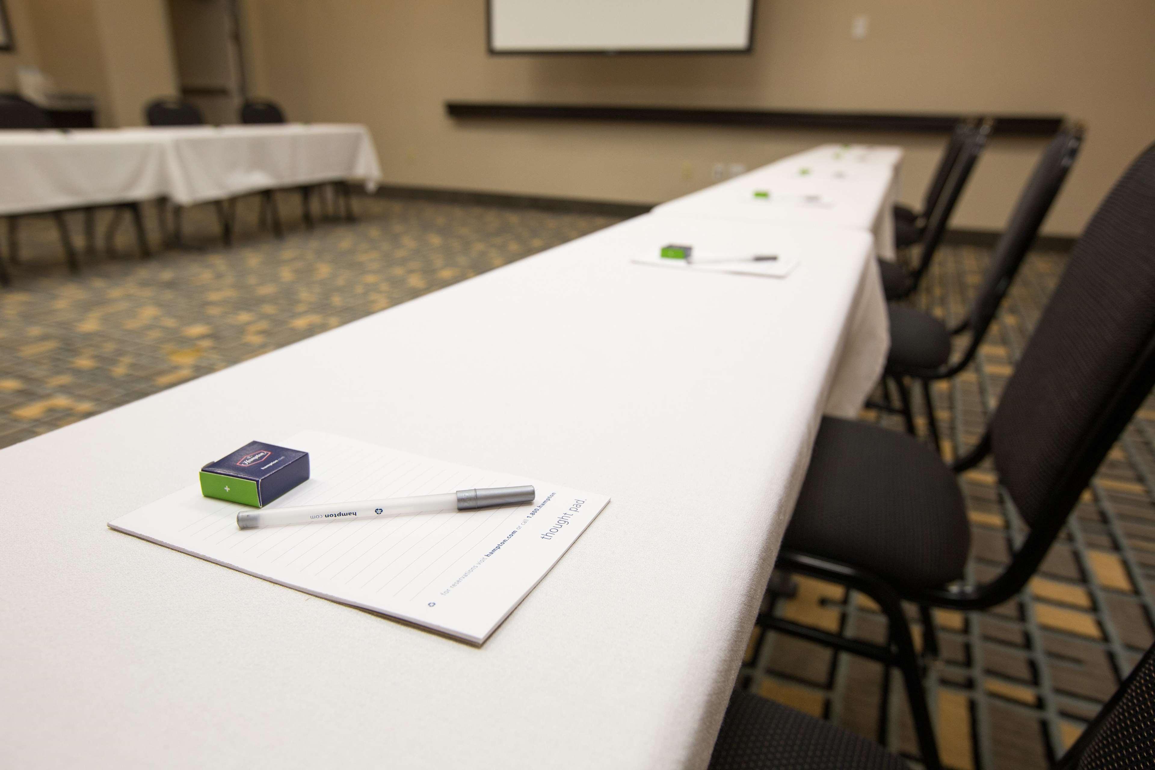 Hampton Inn & Suites Oklahoma City Airport Extérieur photo