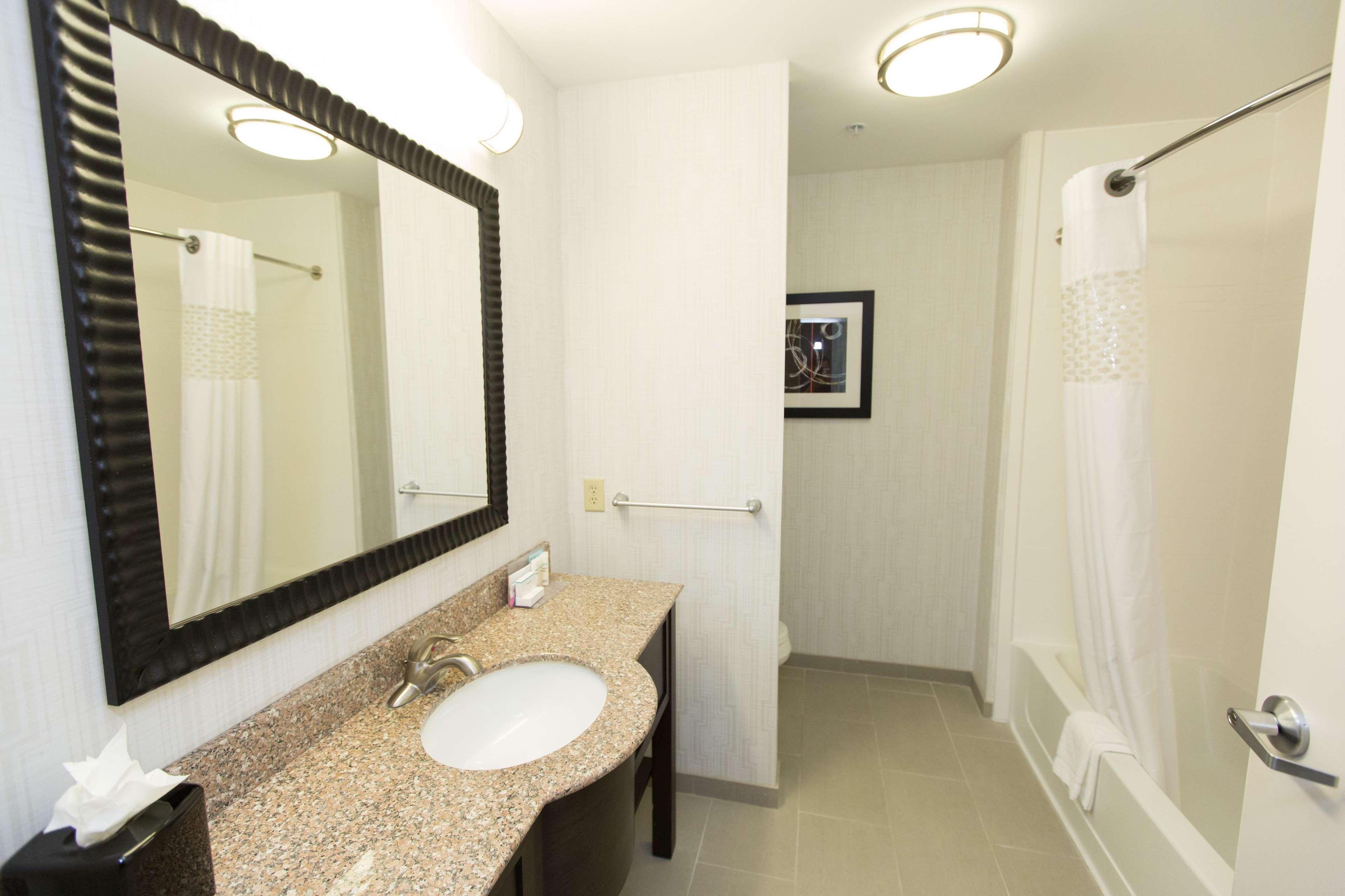 Hampton Inn & Suites Oklahoma City Airport Extérieur photo