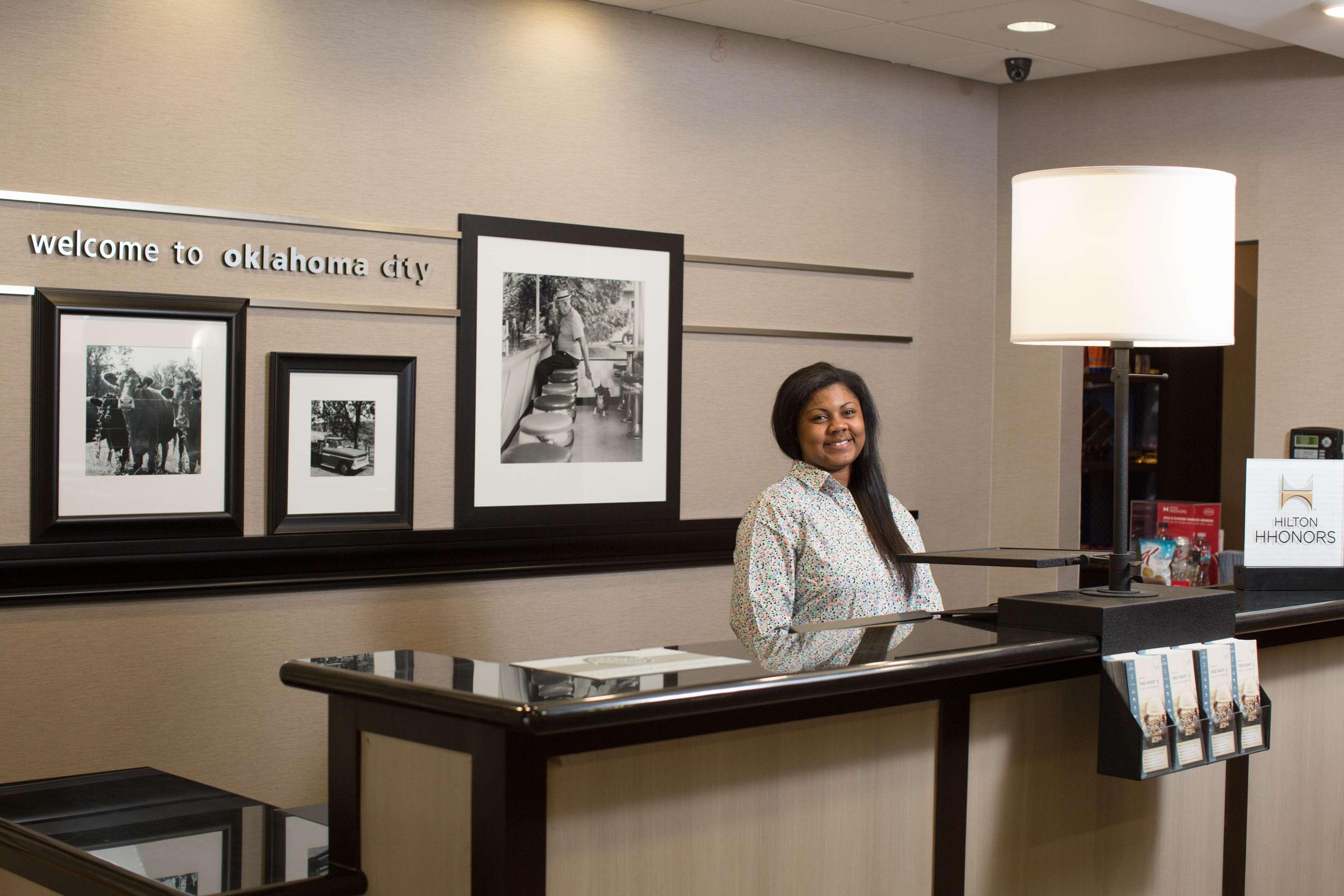 Hampton Inn & Suites Oklahoma City Airport Extérieur photo