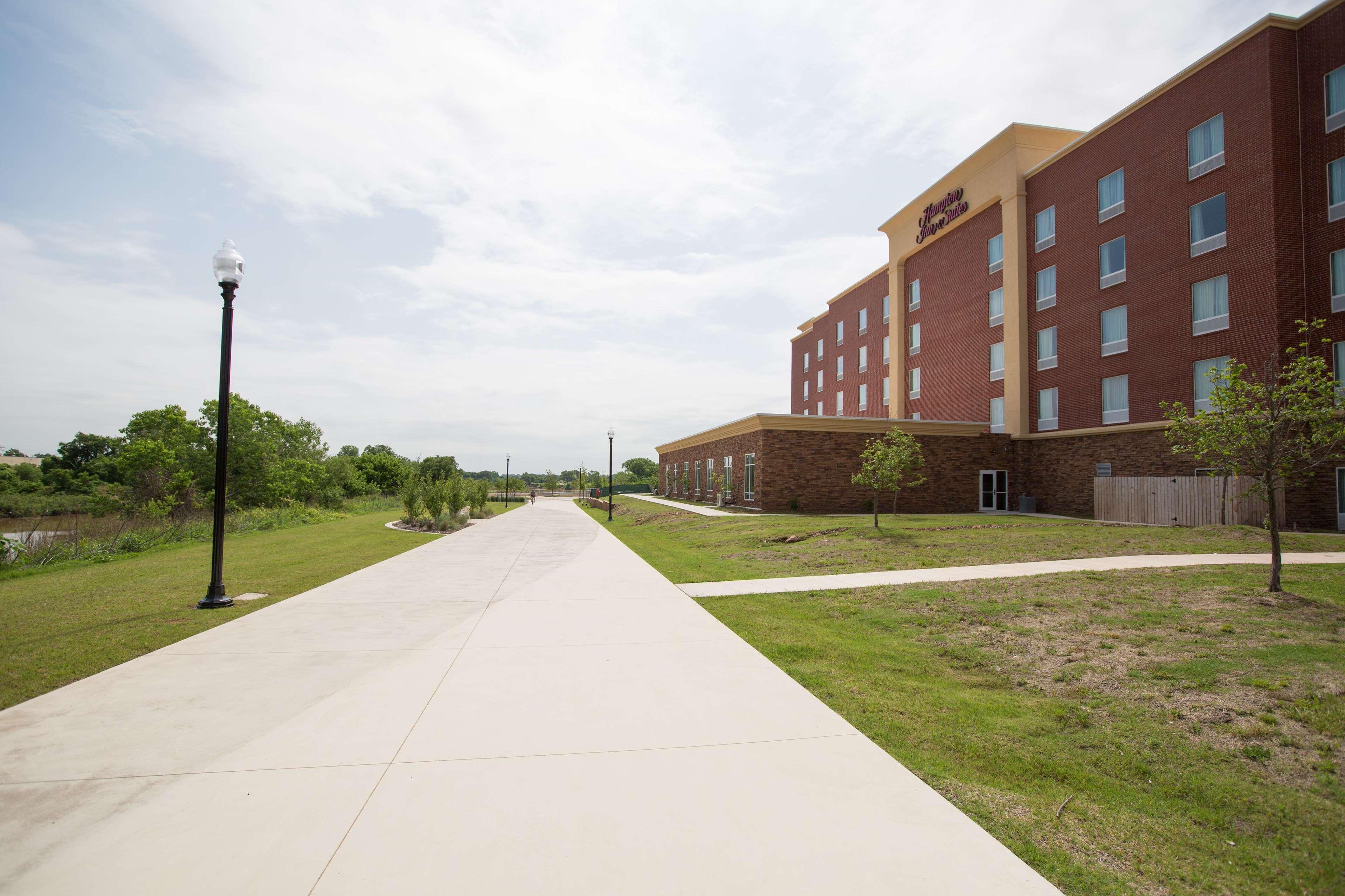 Hampton Inn & Suites Oklahoma City Airport Extérieur photo