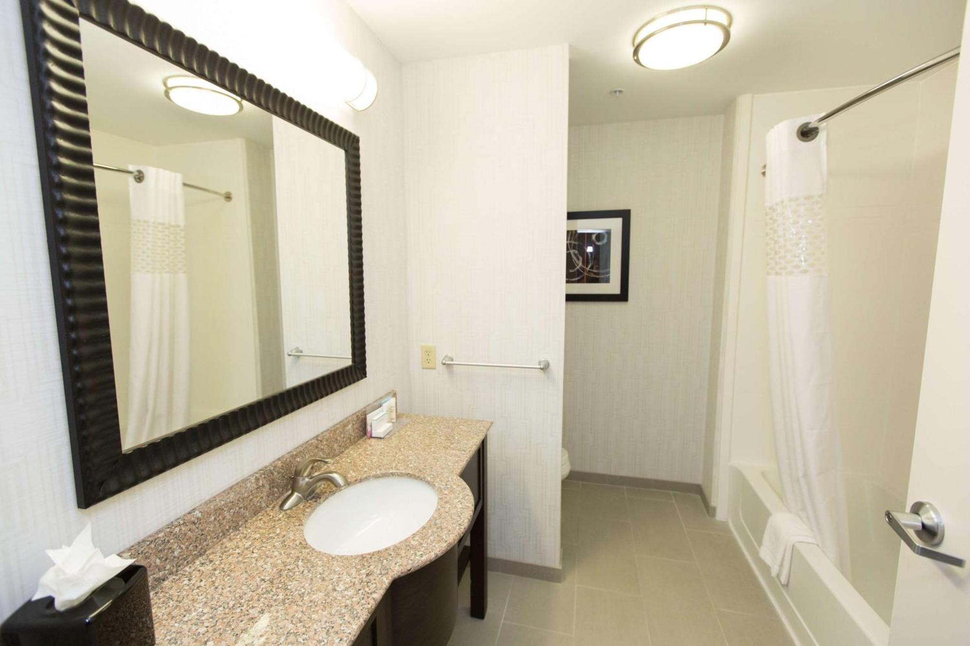 Hampton Inn & Suites Oklahoma City Airport Extérieur photo