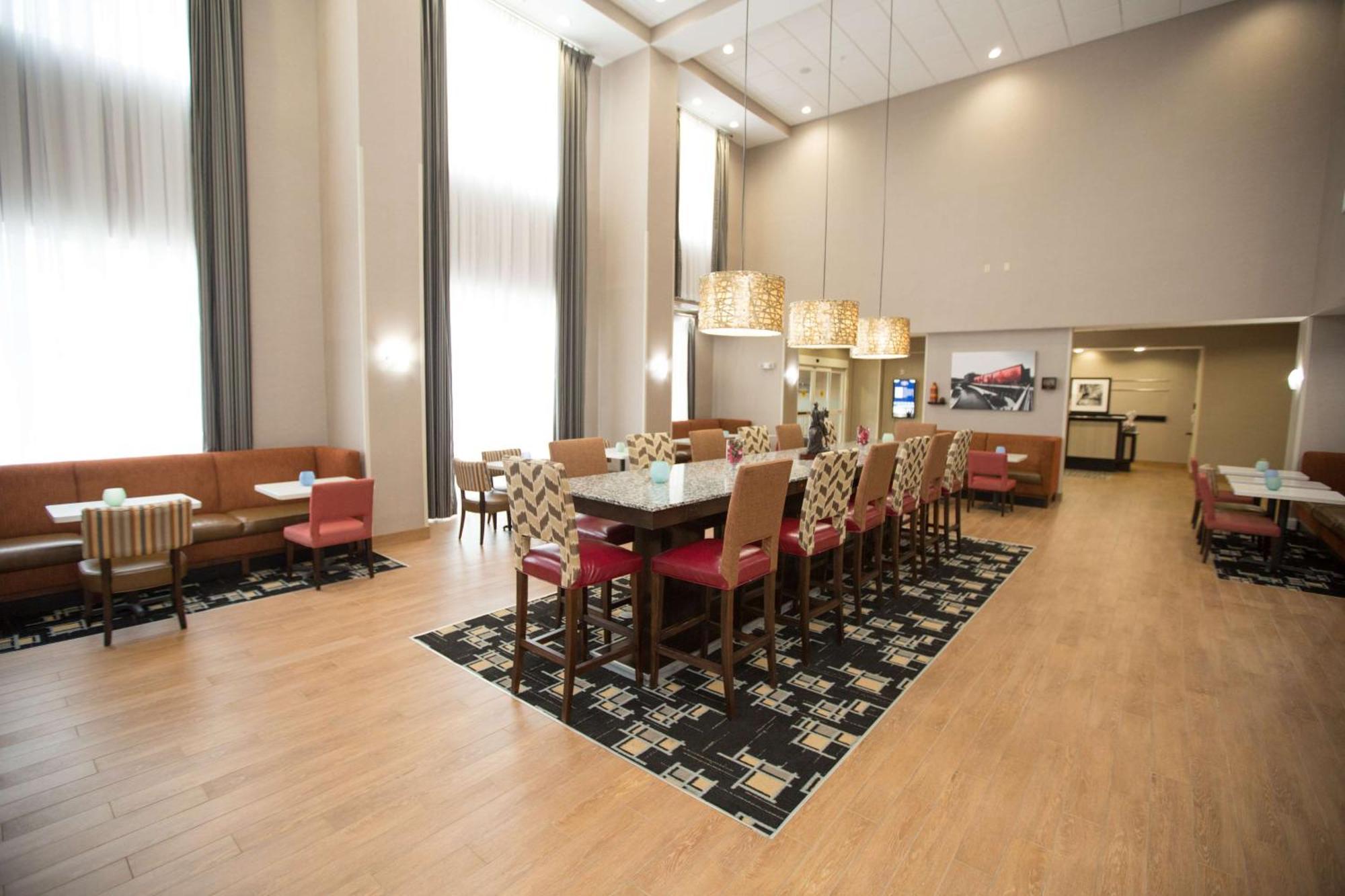 Hampton Inn & Suites Oklahoma City Airport Extérieur photo